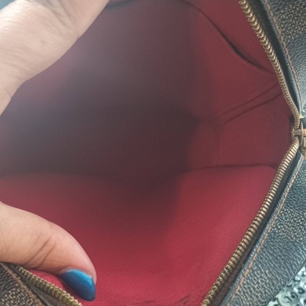 Louis Vuitton Damier Crossbody Bag - Picture 9 of 10